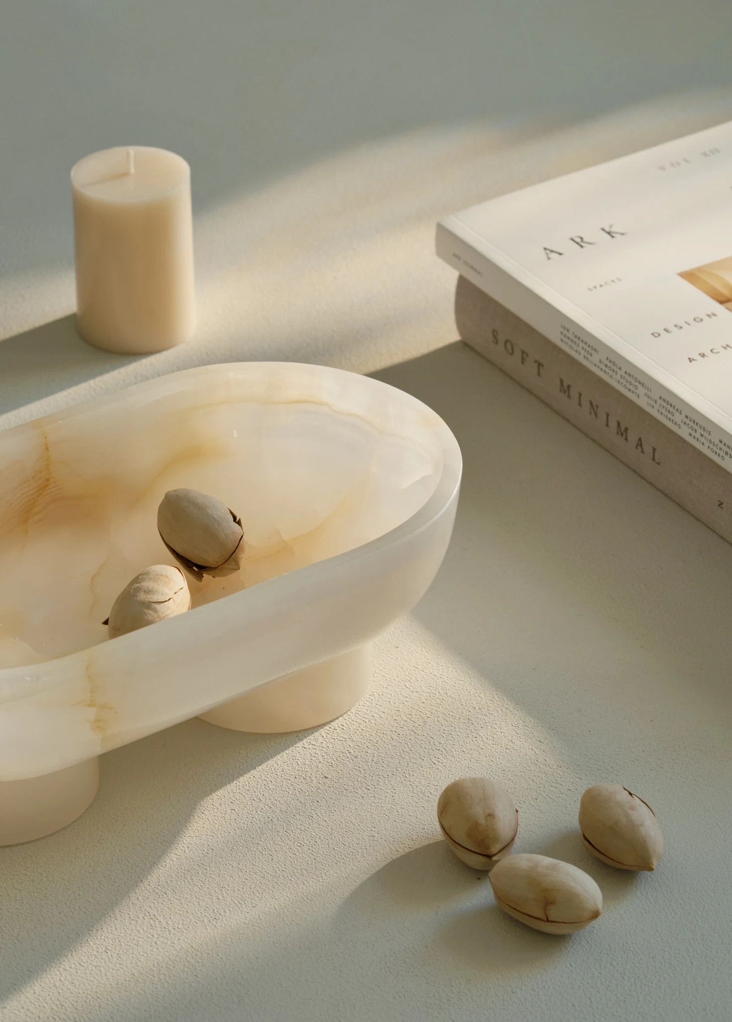 Чаша из белого камня