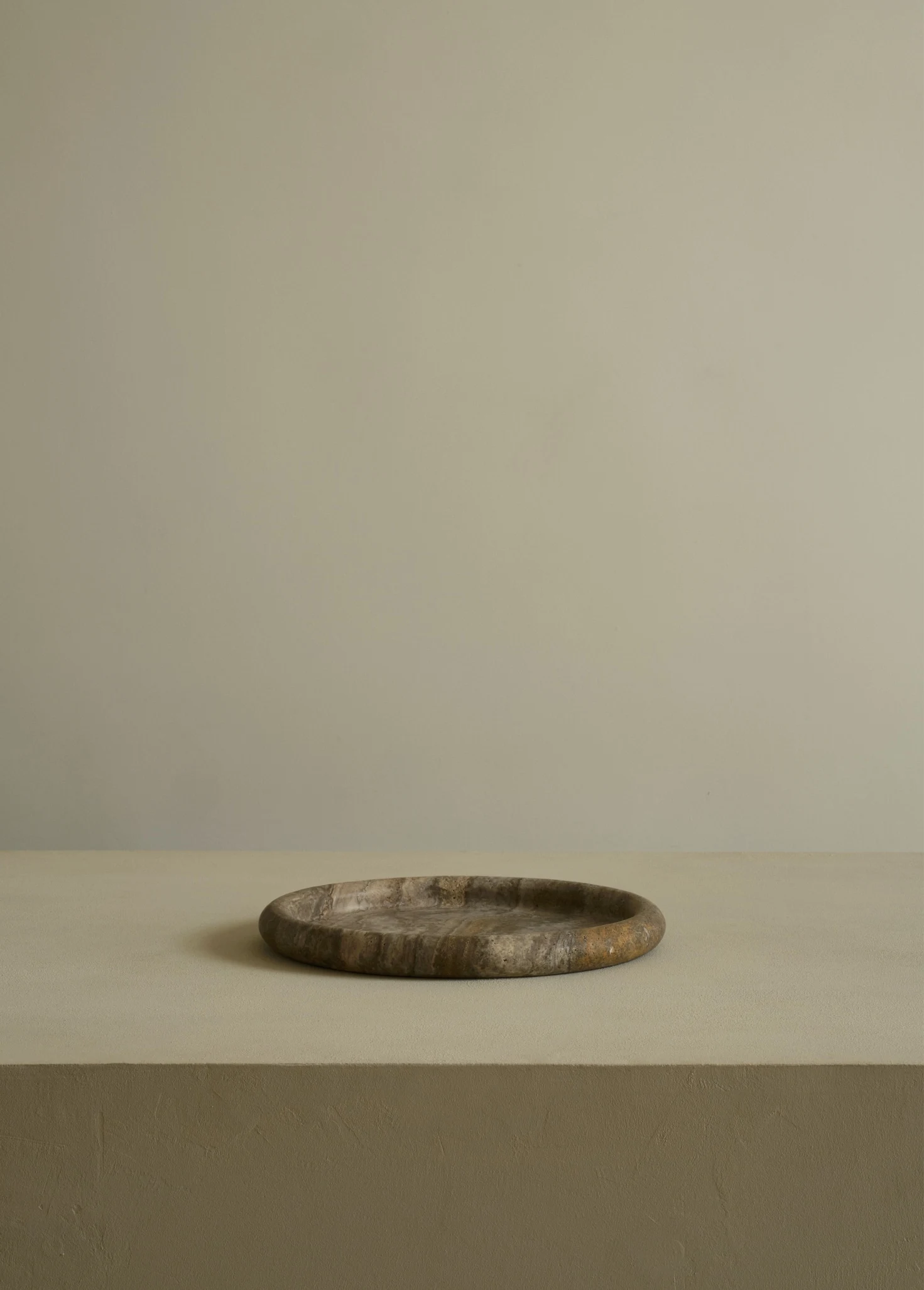 Поднос из травертина 30 см