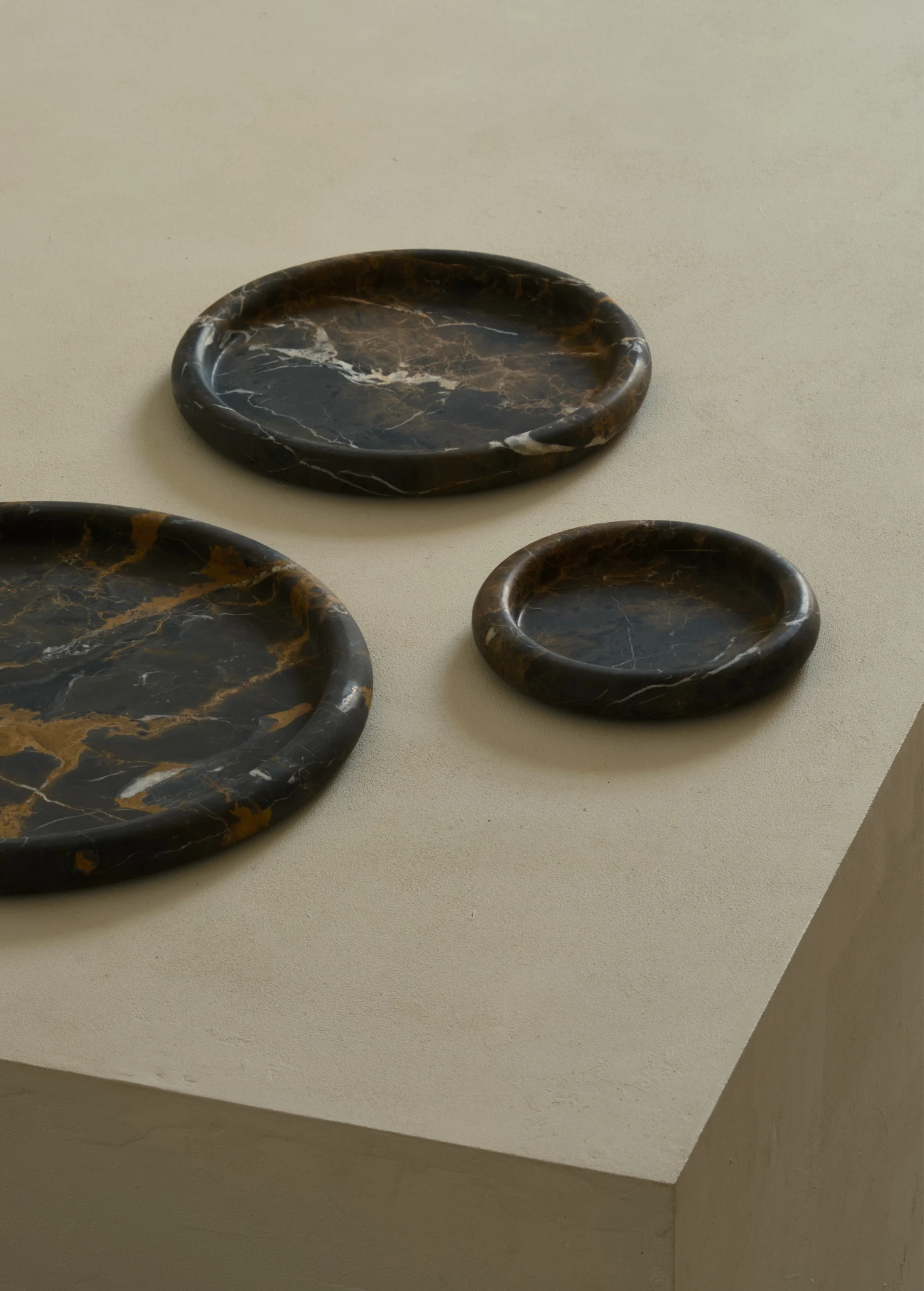 Поднос декоративный круглый