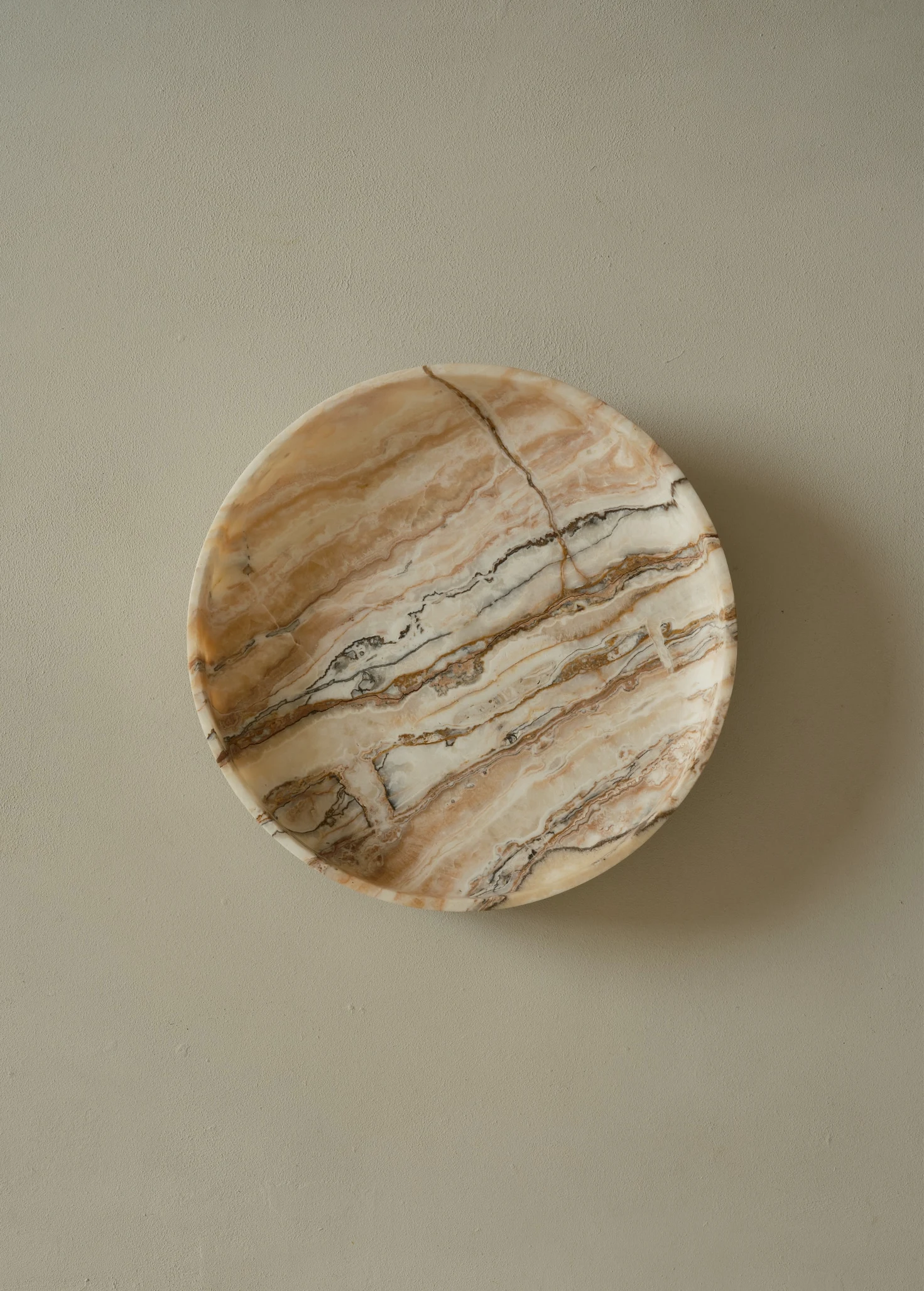 Круглый поднос из жадеита