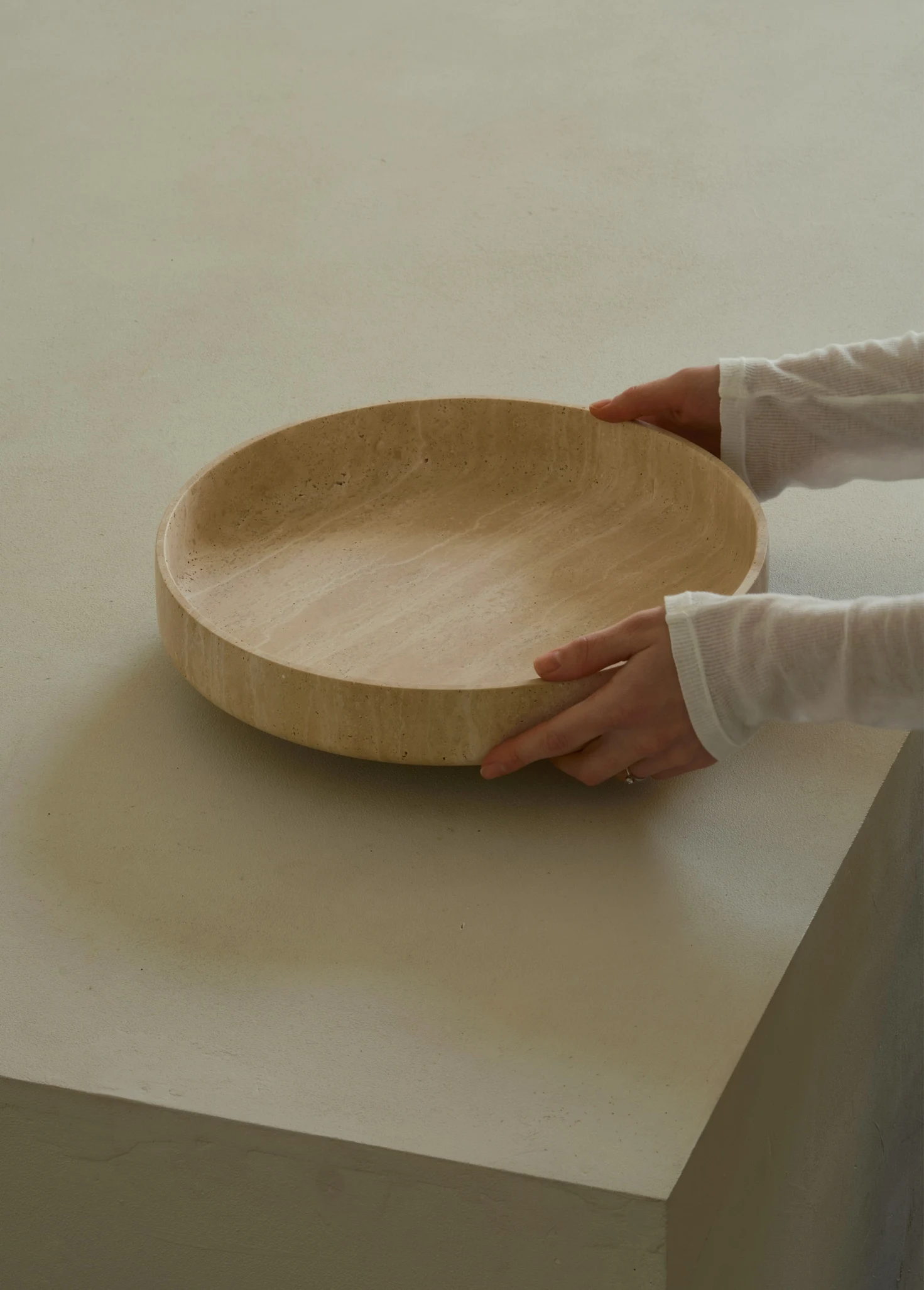 Фруктовница из травертина купить