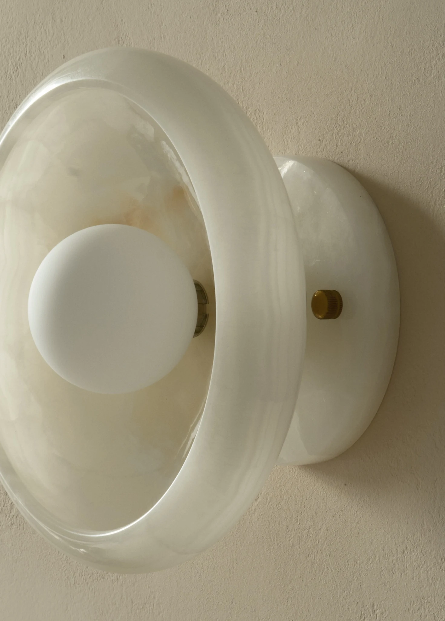 Бра Focus из белого жадеита