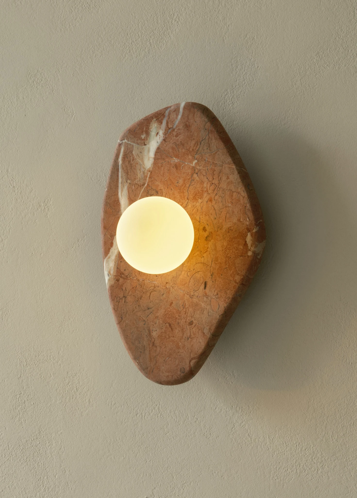 Настенный светильник из мрамора
