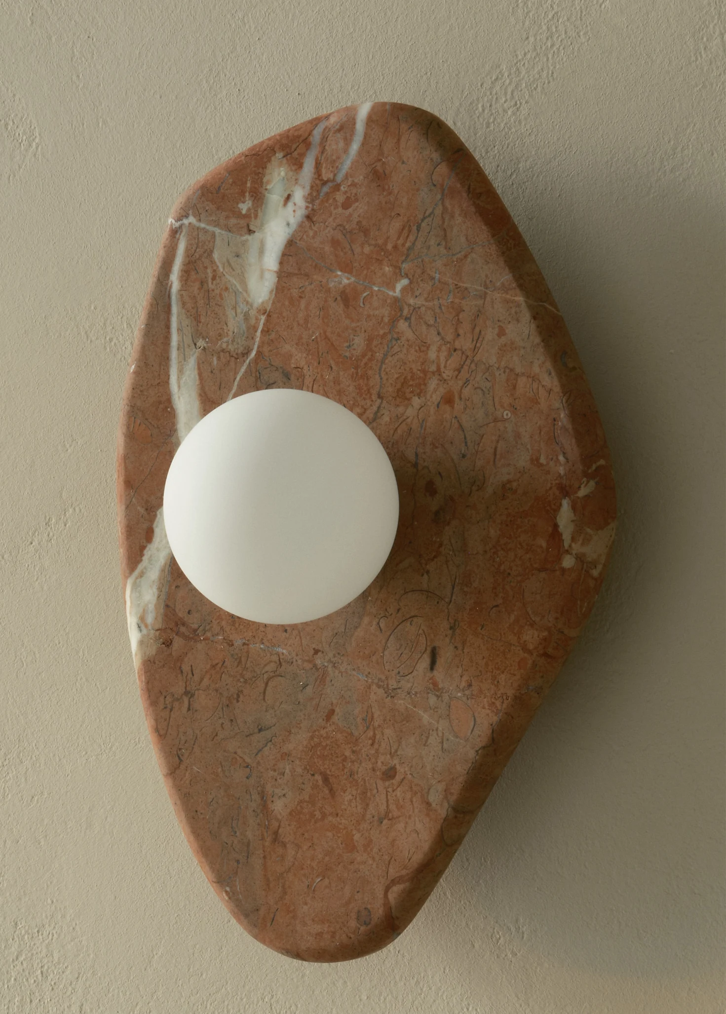 Дизайнерское бра из мрамора