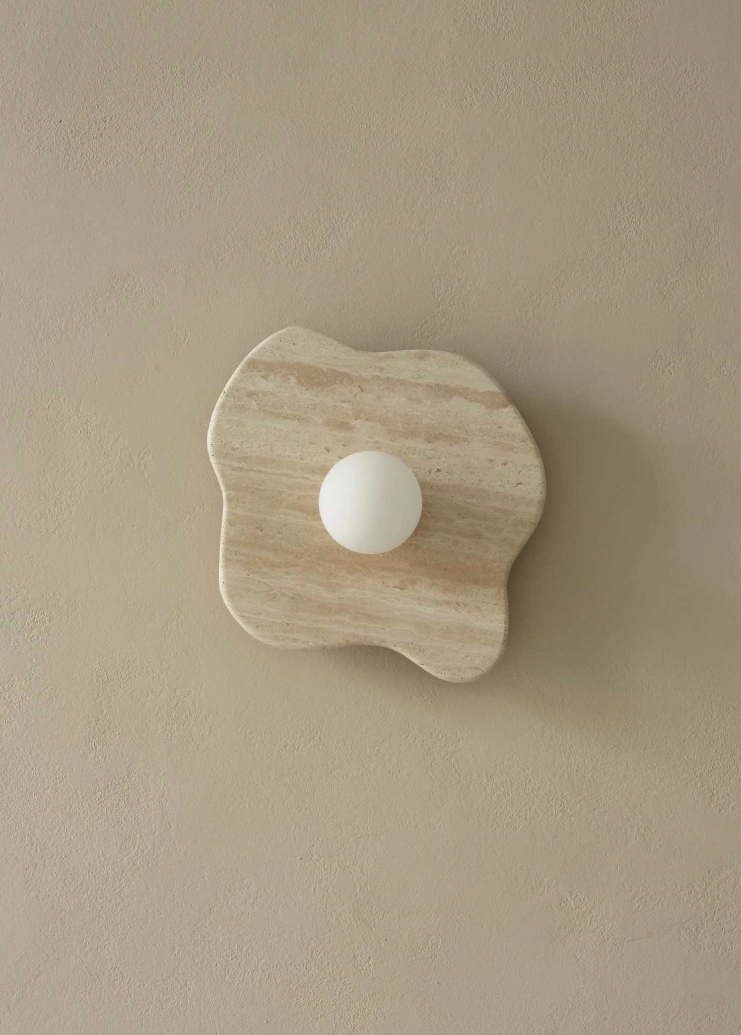 Бра из натурального травертина