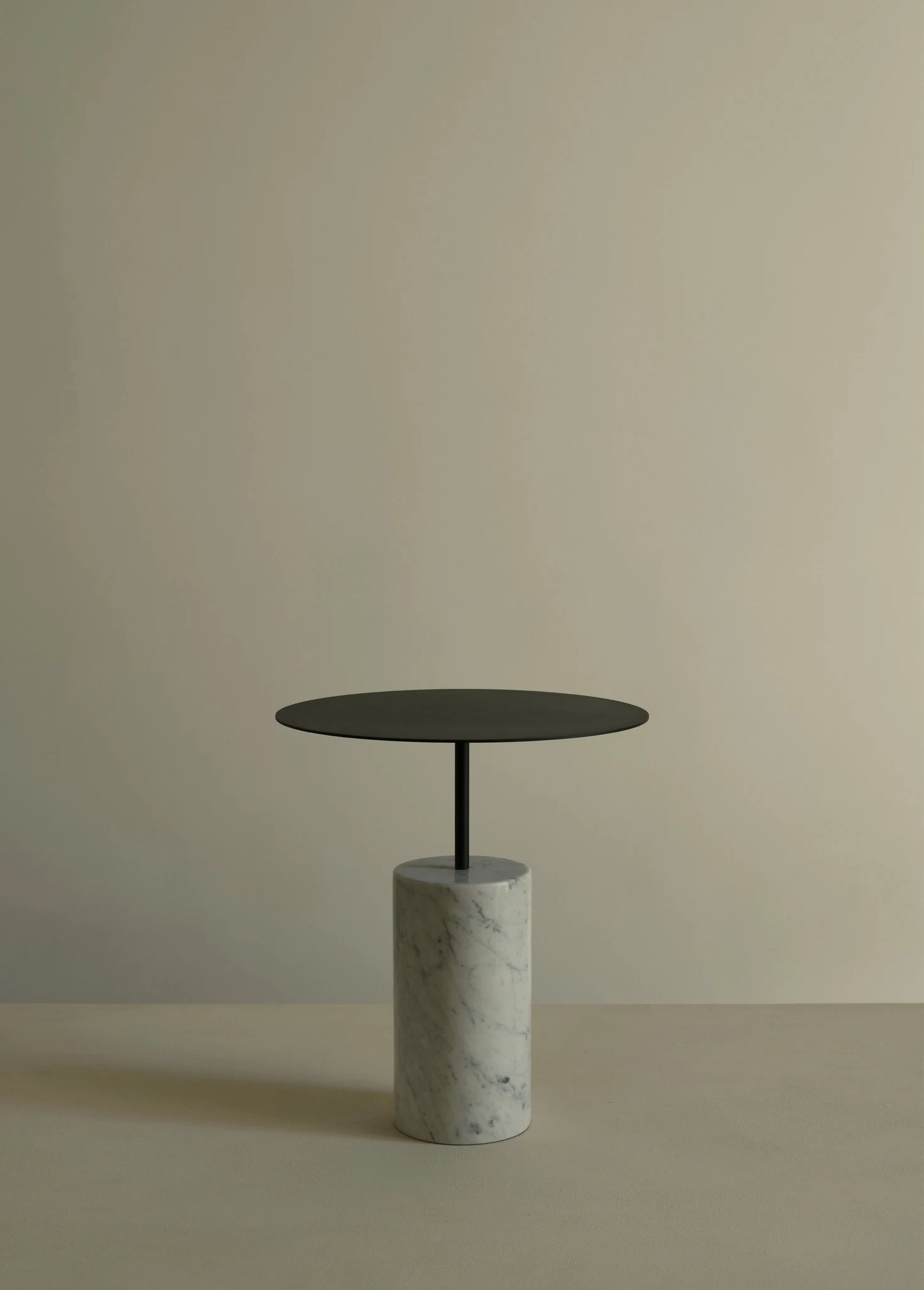 Кофейный столик из мрамора