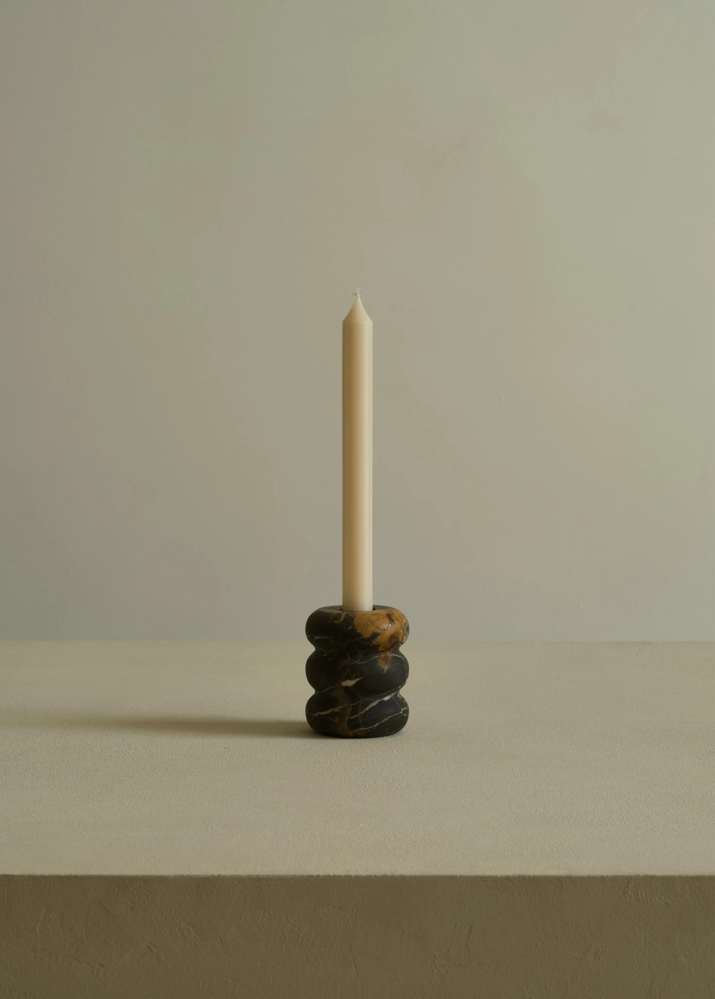 Подсвечник из мрамора Roscón Mini