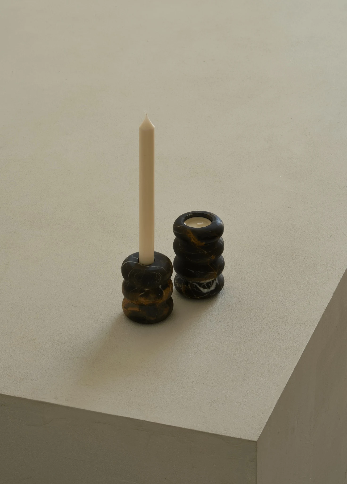 Коллекция мраморных подсвечников